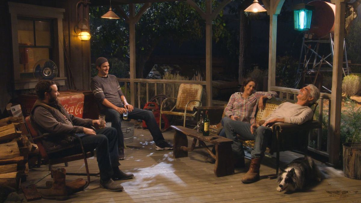 The Ranch review: 5 ways Netflix's Ashton Kutcher comedy innovates the live  studio audience sitcom - Vox
