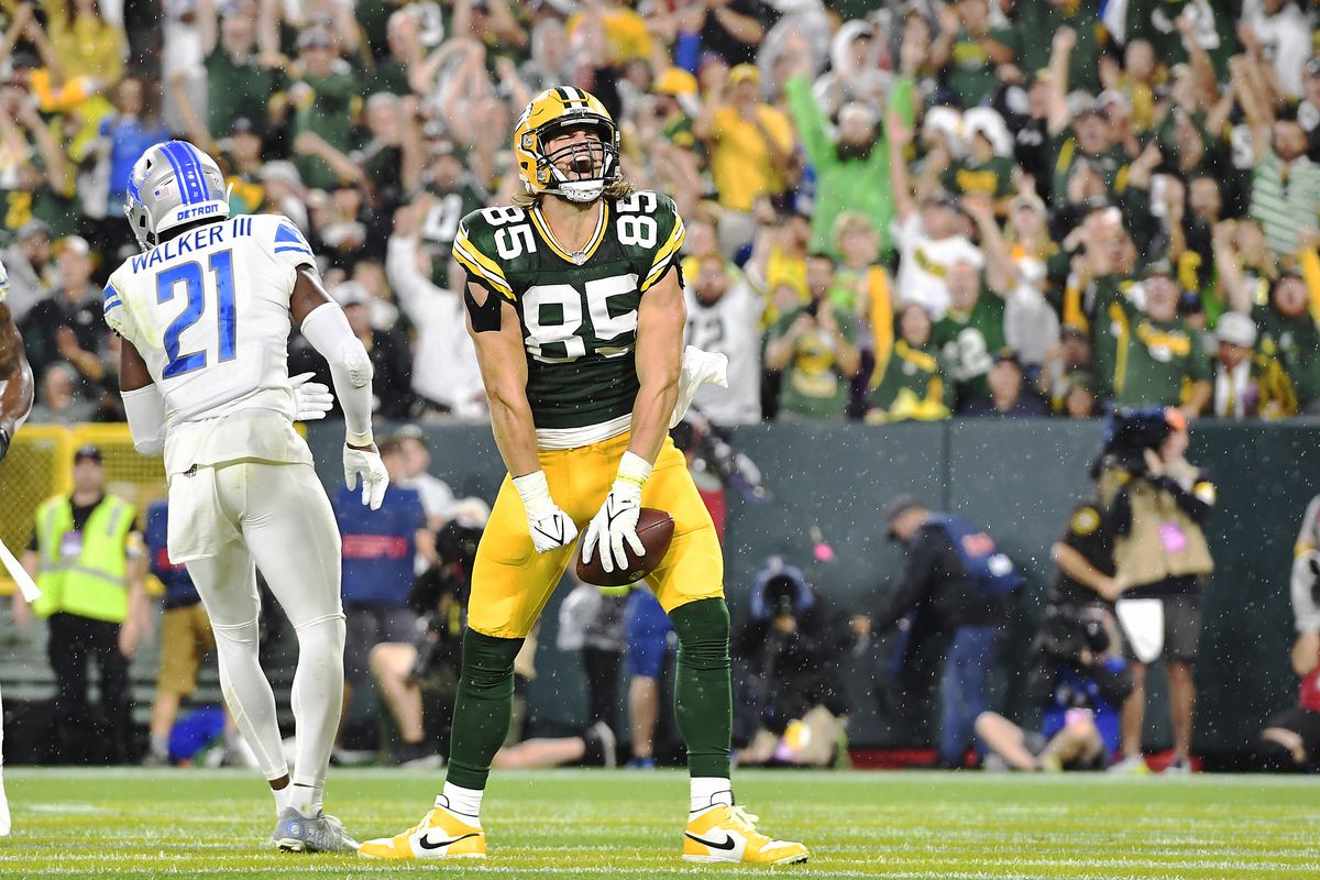 Robert Tonyan #85 of the Green Bay Packers celebrates a touchdown against the Detroit Lions during the second half at Lambeau Field on September 20, 2021 in Green Bay, Wisconsin.