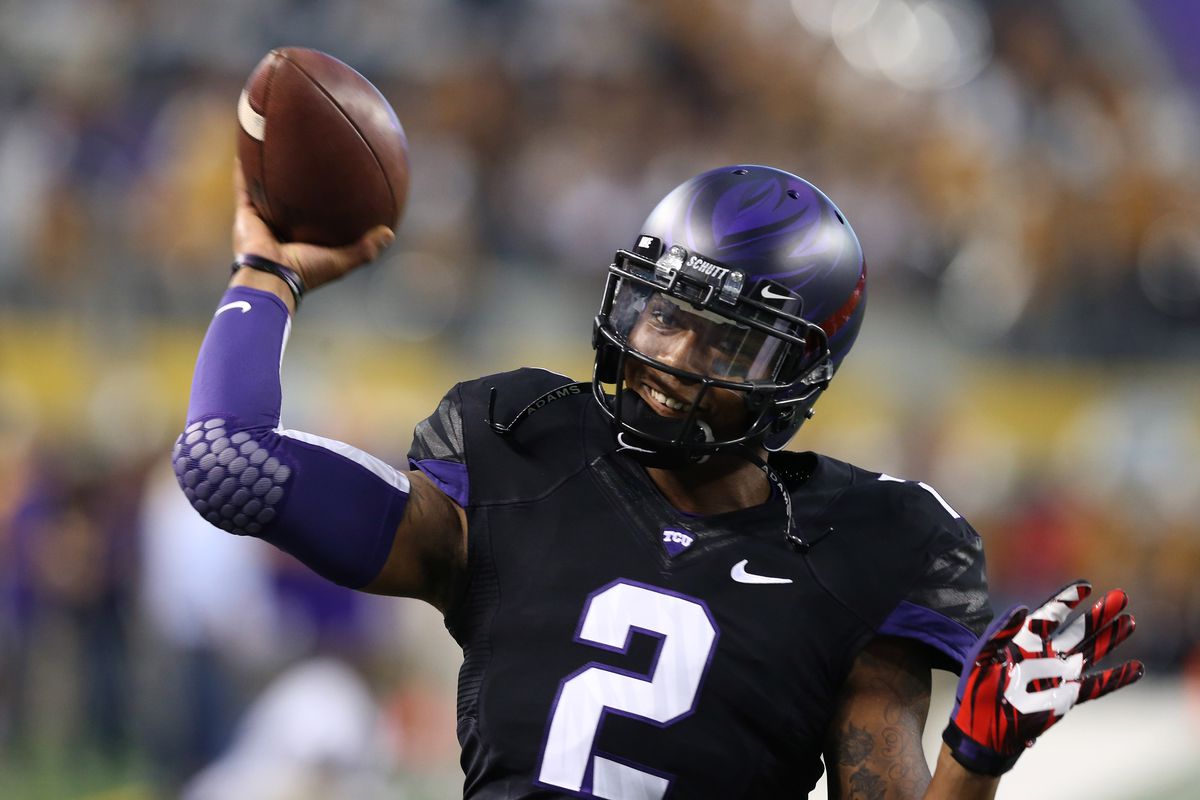 One thing there's no controversy about in our quarterbacks?  Boykin has the better smile.