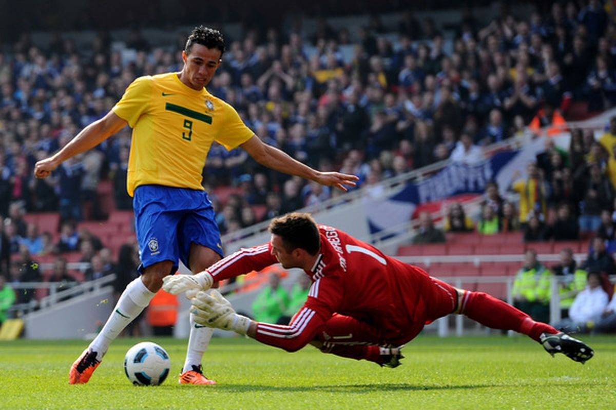 Jo (yes, that Jo) has opened up the door for Spurs to grab Leandro Damiao (Photo by Mike Hewitt/Getty Images)