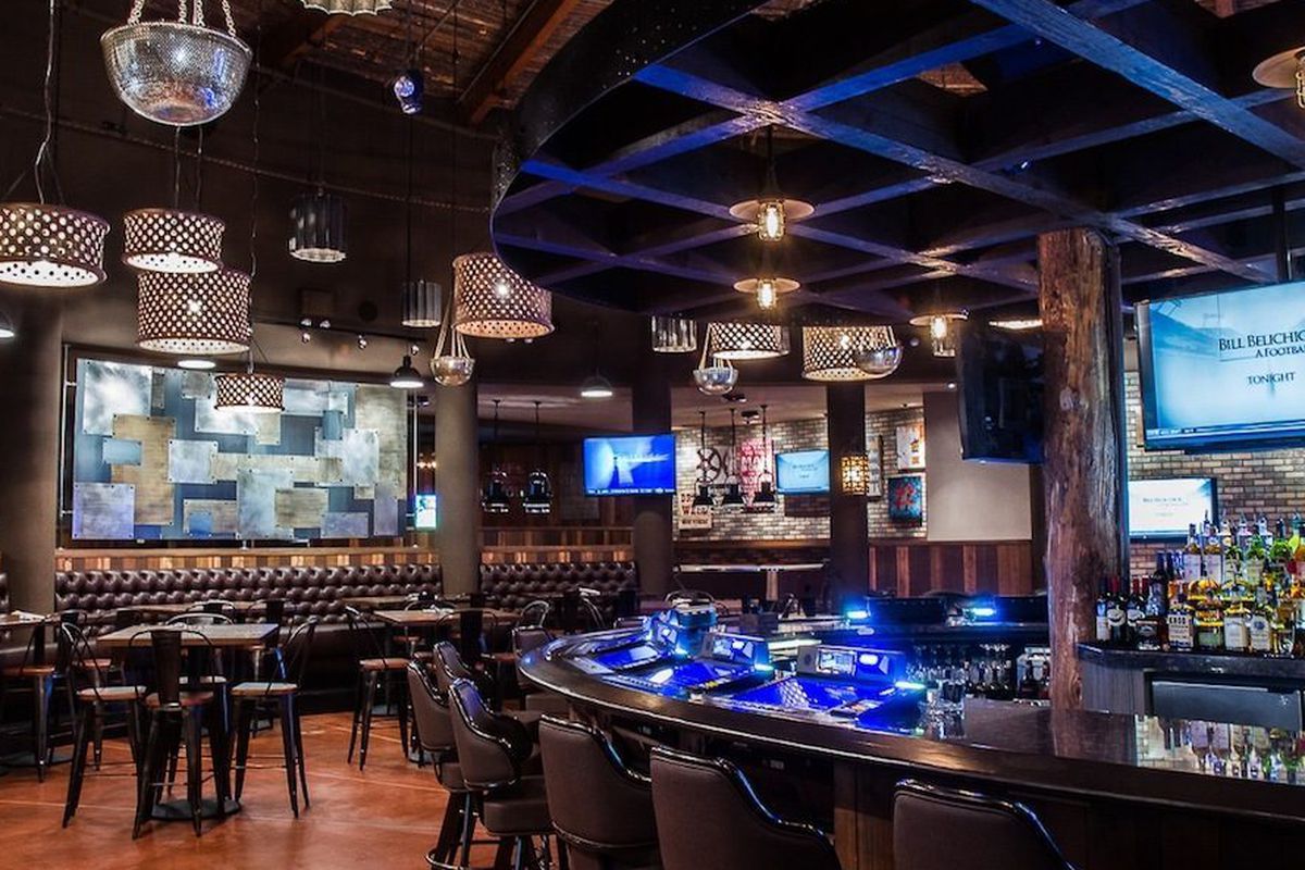 <a href="http://vegas.eater.com/archives/2014/02/24/wander-around-the-new-24hour-distill-in-summerlin.php">Distill, Las Vegas</a>. 
