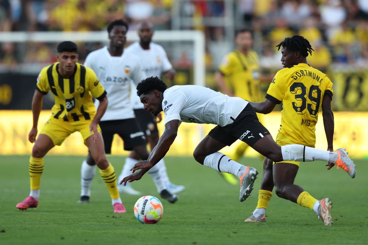 Borussia Dortmund v Valencia CF - Pre-Season Friendly
