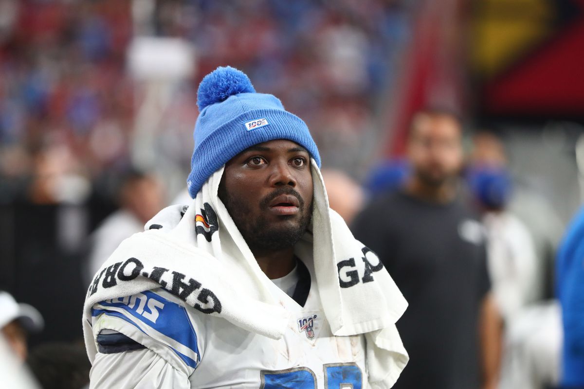 Detroit Lions RB C.J. Anderson looks on during a Week 1 game against the Arizona Cardinals, Sep. 8, 2019.