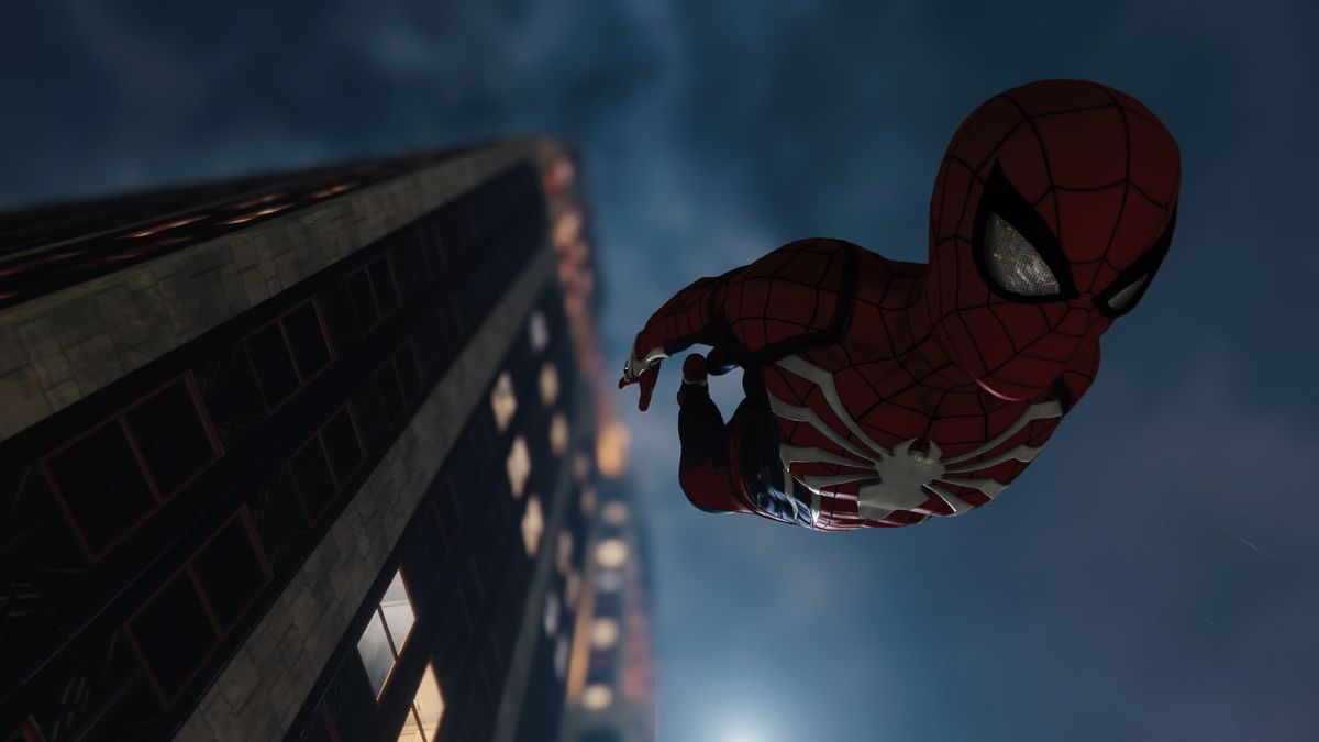 Spidey dives off a building in Marvel’s Spider-Man