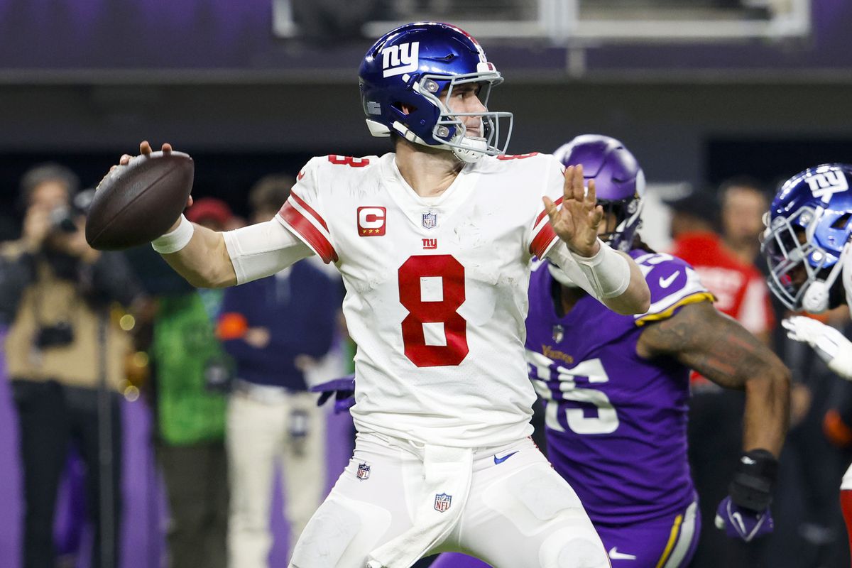 Daniel Jones #8 of the New York Giants throws a pass against the Minnesota Vikings during the second half in the NFC Wild Card playoff game at U.S. Bank Stadium on January 15, 2023 in Minneapolis, Minnesota.