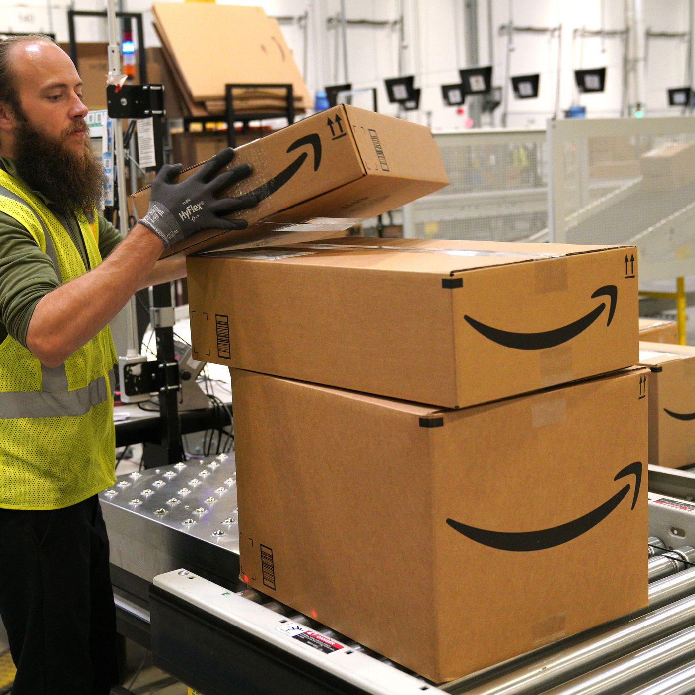 Amazon Mandatory Overtime Policy In 2022 (Your Full Guide)