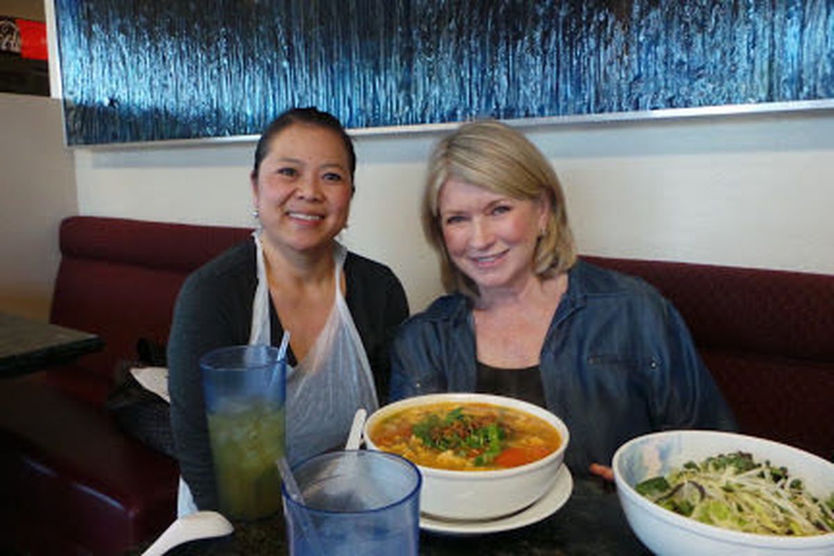 Martha Stewart with chef Vanessa at Pho Bosa. Photo: <a href="http://www.themarthablog.com/2013/03/more-of-our-time-in-las-vegas.html">The Martha Blog</a>