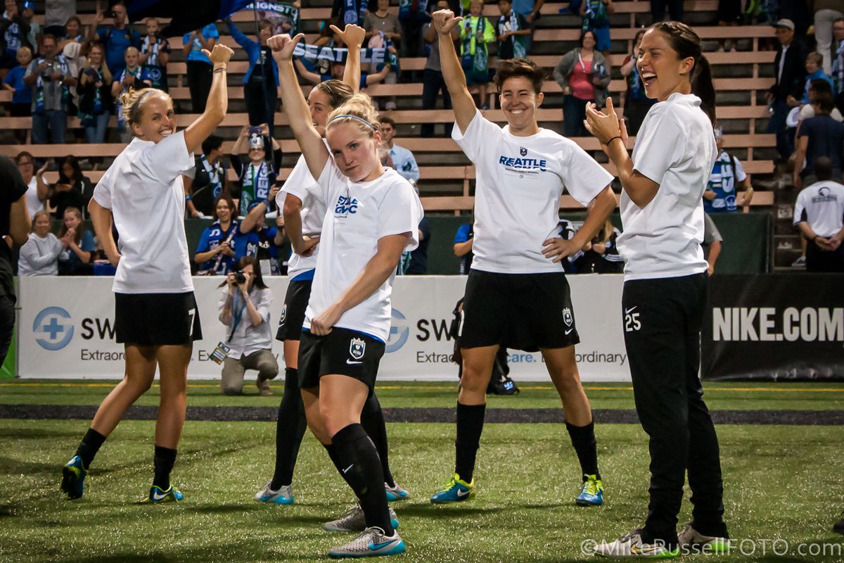 This is how back-to-back NWSL Shield champions celebrate.
