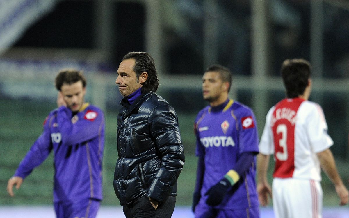 Fiorentina’s coach Cesare Prendelli (C)