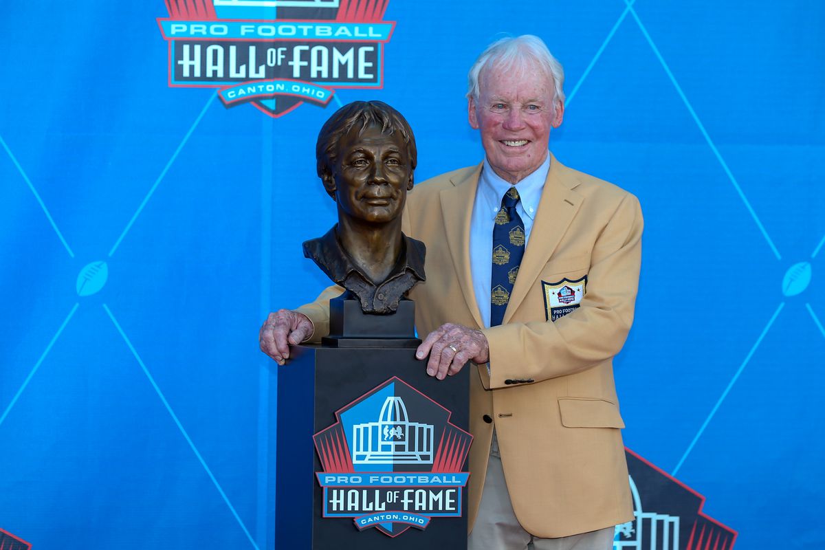 NFL: AUG 04 Hall of Fame Enshrinement Ceremony