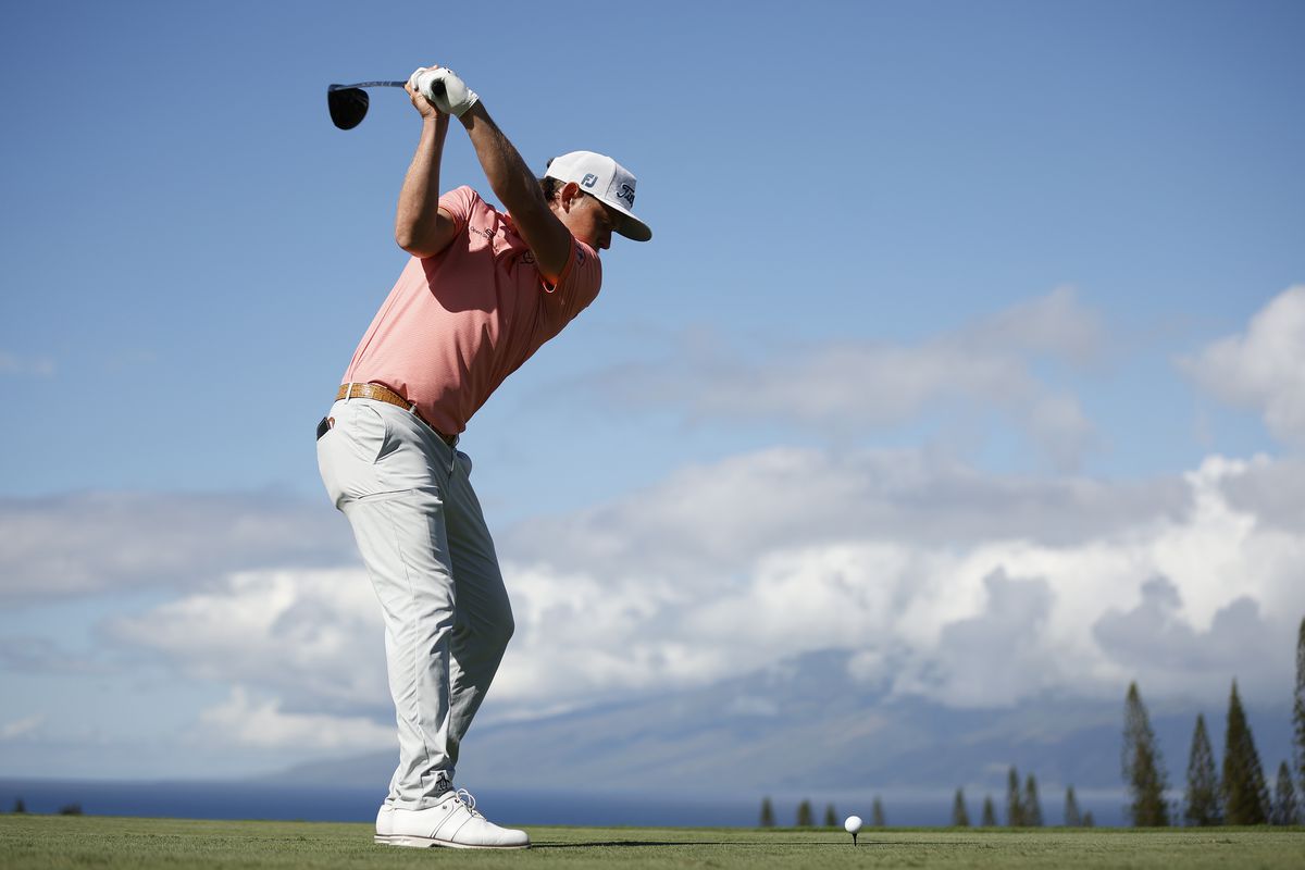 Cameron Smith of Australia plays his shot from the first tee during the first round of the Sentry Tournament of Champions at the Plantation Course at Kapalua Golf Club on January 06, 2022 in Lahaina, Hawaii.