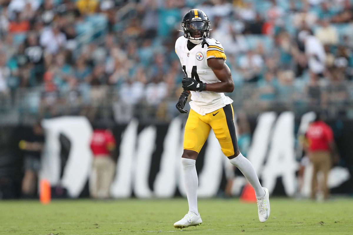 JACKSONVILLE, FLORIDA - AUGUST 20: George Pickens #14 of the Pittsburgh Steelers in action during the first half of a preseason game against the Jacksonville Jaguars at TIAA Bank Field on August 20, 2022 in Jacksonville, Florida.