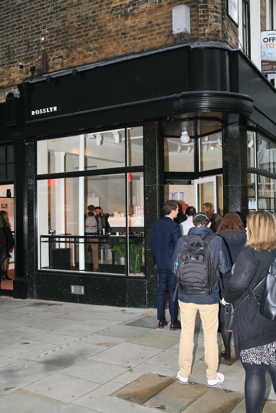 A queue out the door of Rosslyn Coffee on London Wall in Moorgate.