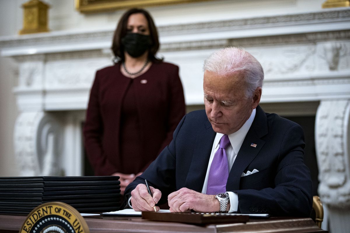 Biden Ramps Up Covid Fight With Orders Nixing Trump Policies