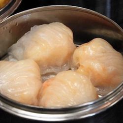 Xino Shrimp Dumplings by <a href="http://www.flickr.com/photos/averagebetty/5416367414/in/pool-29939462@N00/">averagebetty</a>