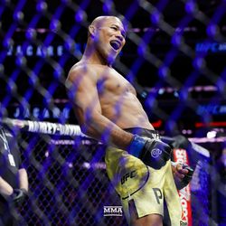 Jacare Souza gets ready for UFC 230.