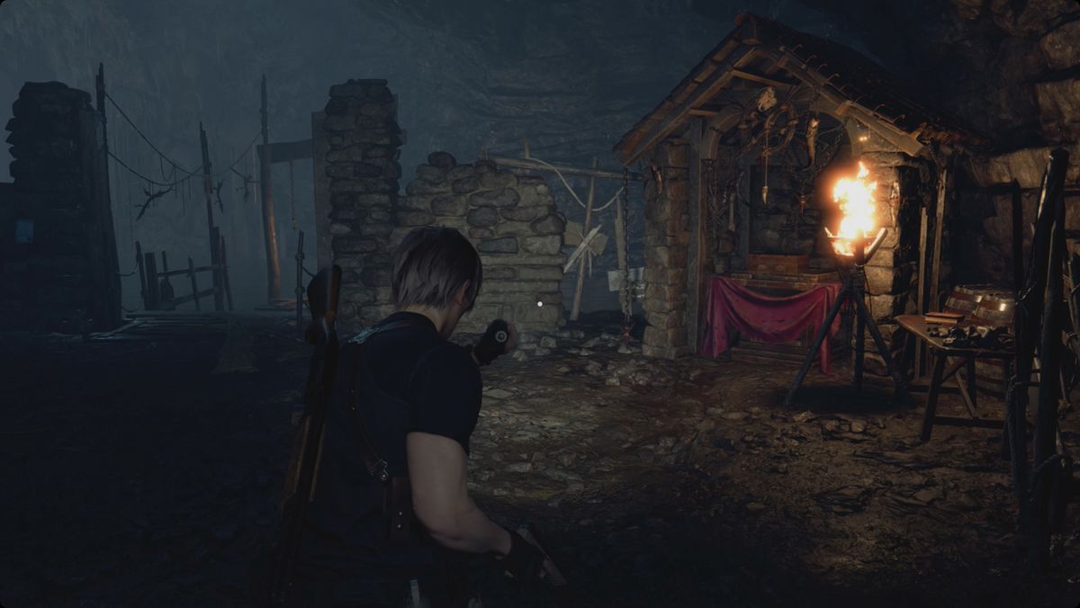 Resident Evil 4&nbsp;remake&nbsp;Leon approaching a shrine containing the Old Wayshrine Key.