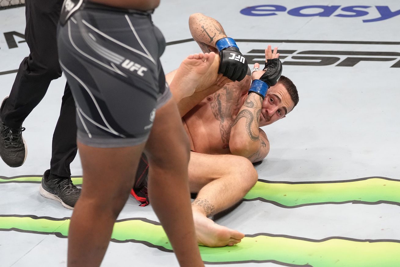 Curtis Blaydes defeated Tom Aspinall due to an unfortunate injury in the UFC London main event