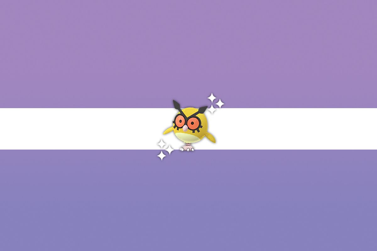 A golden Shiny Hoothoot on a purple background