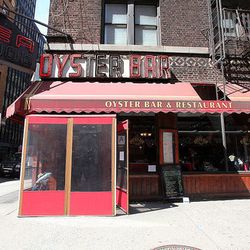<a href="http://ny.eater.com/archives/2013/06/kitschy_decor_tourists_at_famous_oyster_bar_in_midtown.php">Who Goes There?: The Famous Oyster Bar</a>
