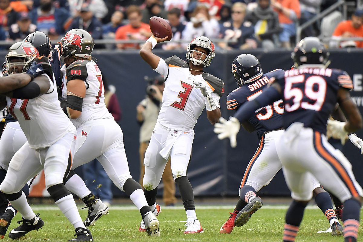 NFL: Tampa Bay Buccaneers at Chicago Bears