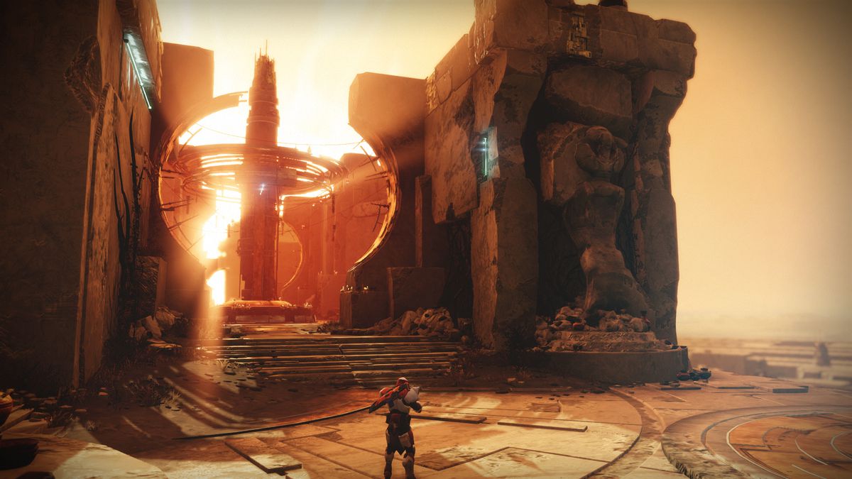 Destiny 2: Curse of Osiris - Titan approaching spire on Mercury