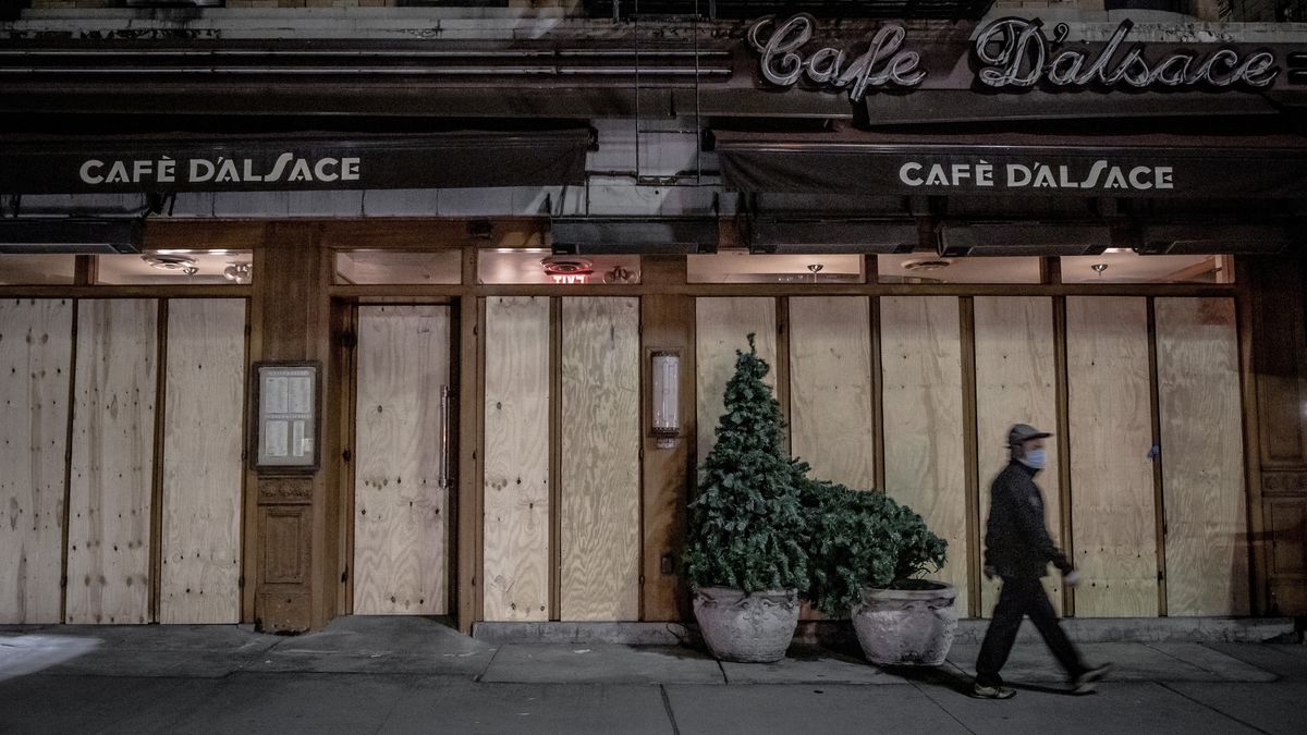 Cafe D’Alsace, boarded up