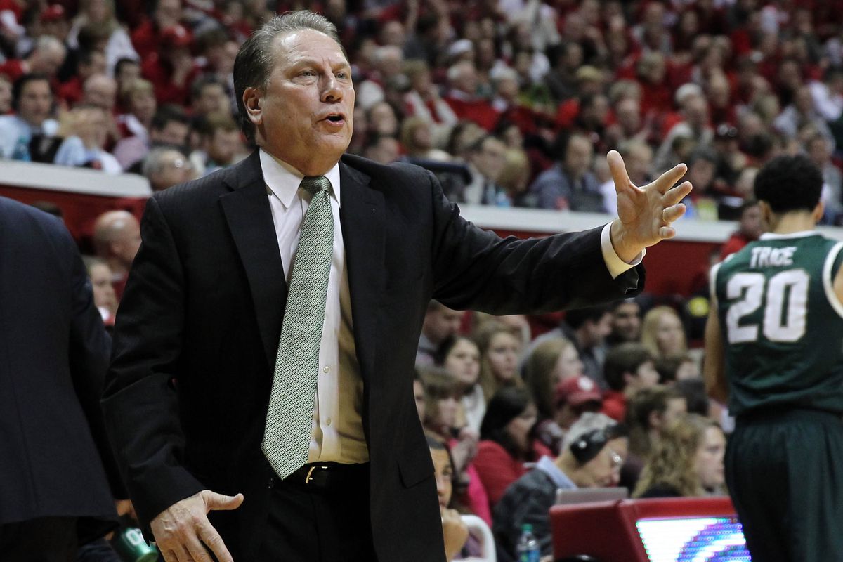 Tom Izzo finds his club in front at the half, 28-21, in battle of top fives