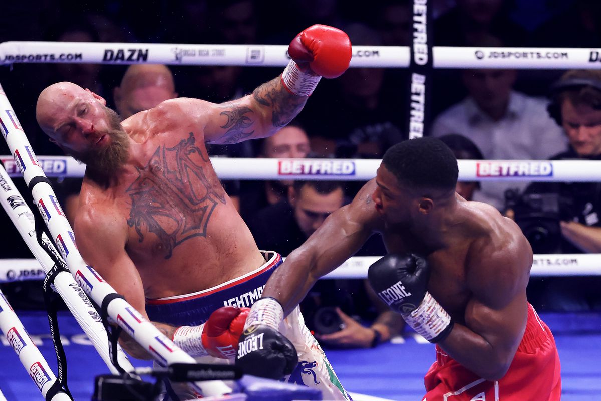 Anthony Joshua landed a bomb to knock out Robert Helenius