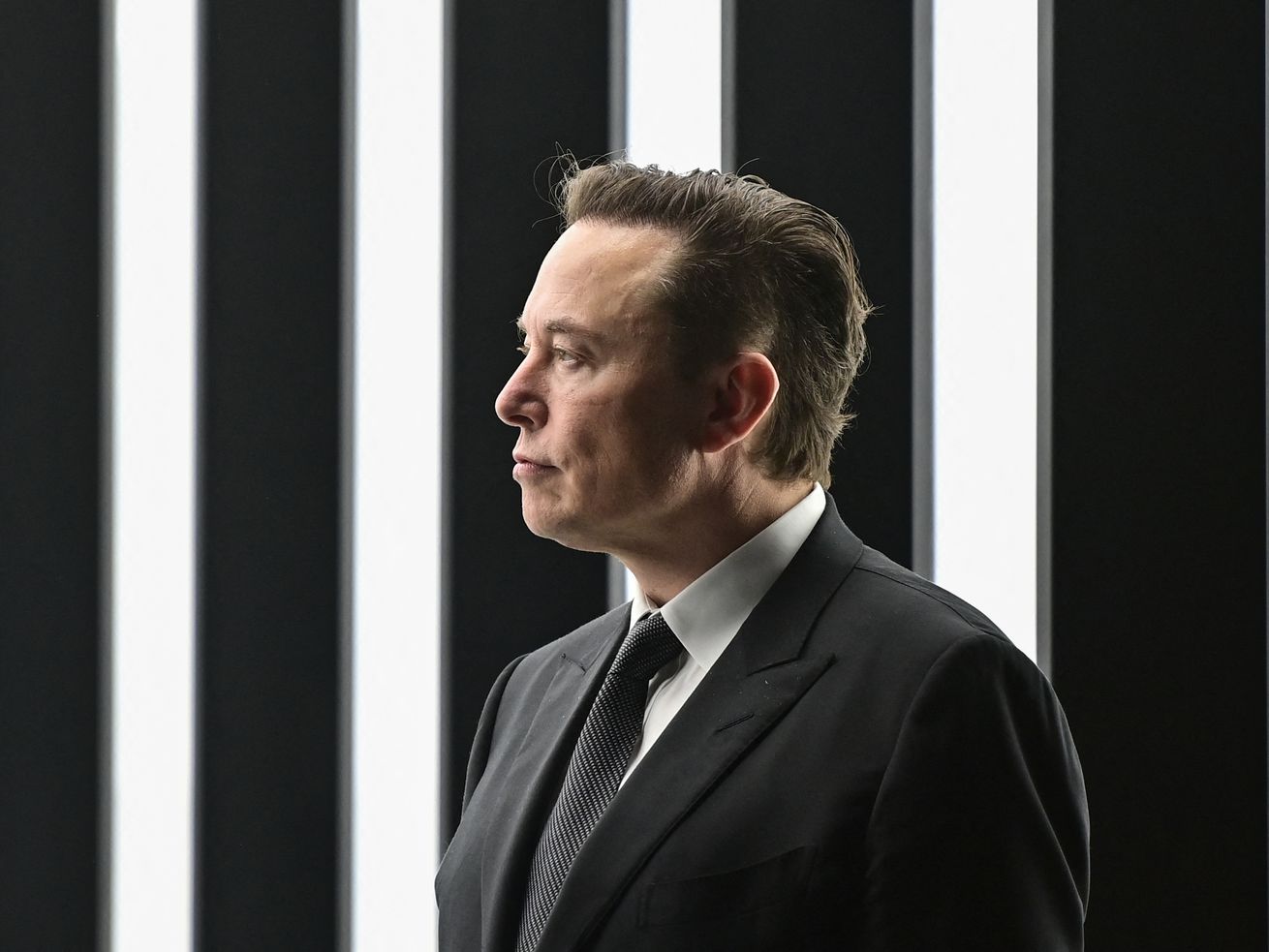 A comprehensive guide to how Elon Musk is changing Twitter