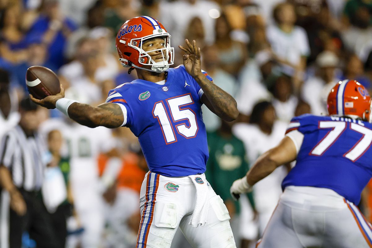 Florida Gators quarterback Anthony Richardson (15) throws a pass during the game between the South Florida Bulls and the Florida Gators on September, 17 2022 at Ben Hill Griffin Stadium at Florida Field in Gainesville, Fl.