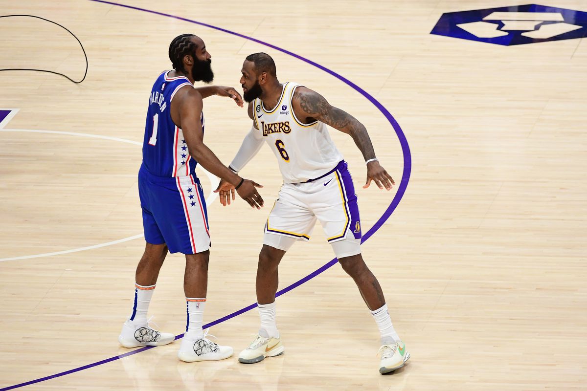 Philadelphia 76ers v Los Angeles Lakers