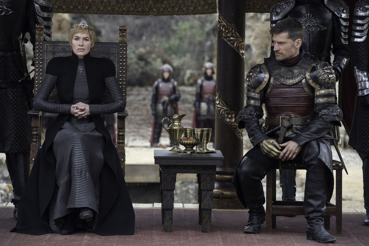 Game of Thrones 707 - Cersei and Jaime sitting in the dragon fighting pits at King’s Landing