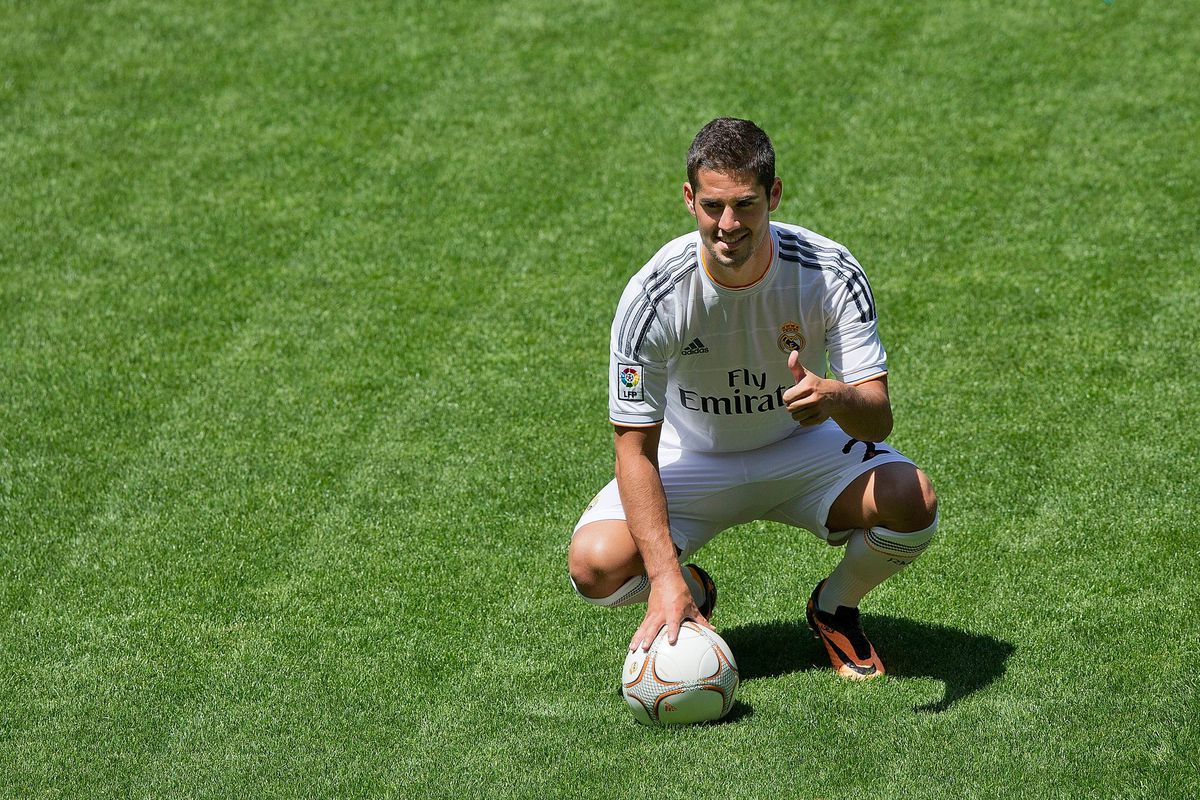 Isco's first time wearing the Real Madrid white in the Bernabéu