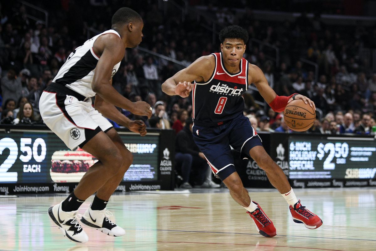 Washington Wizards forward Rui Hachimura handles the ball while LA Clippers forward Mfiondu Kabengele defends during the fourth quarter at Staples Center.&nbsp;