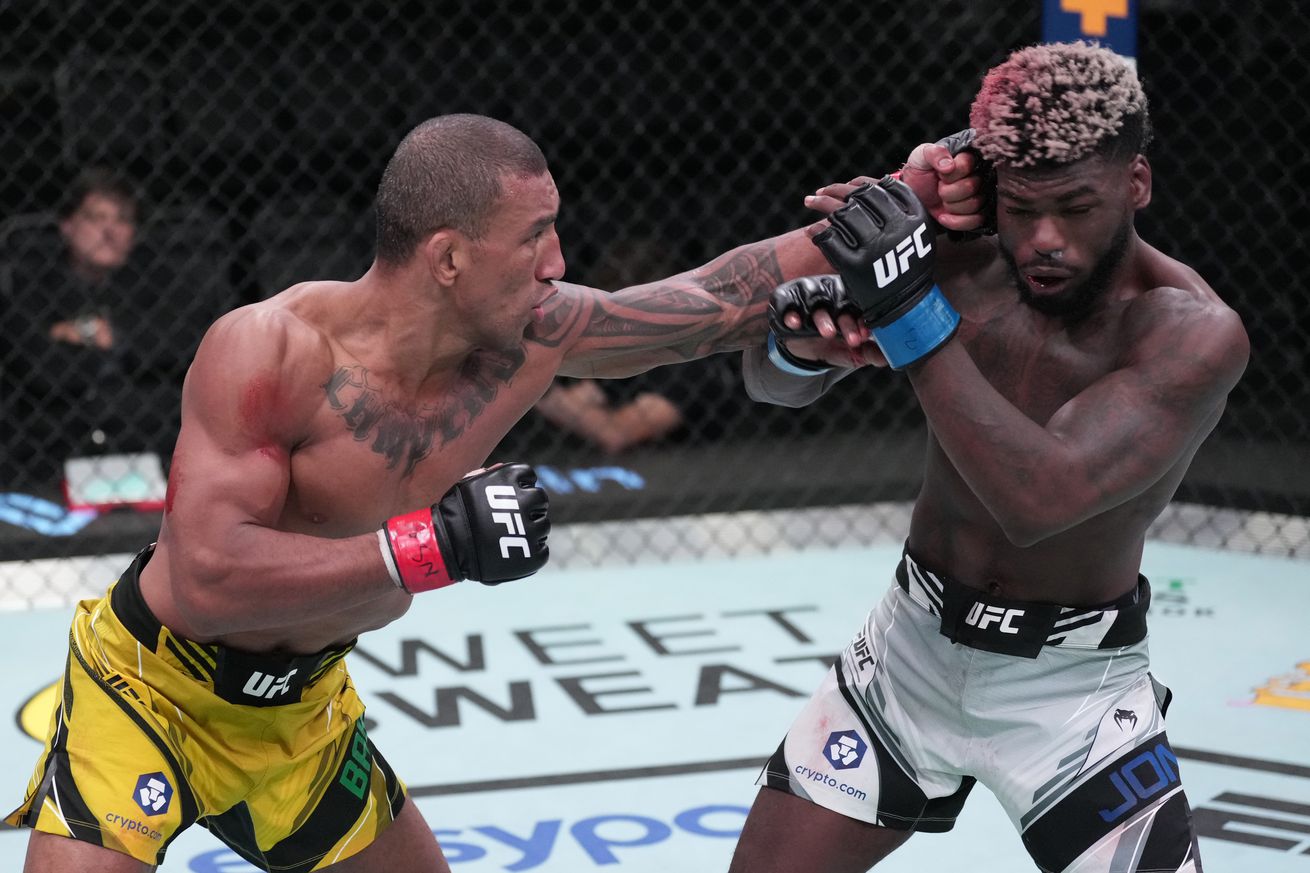 UFC Vegas 61 results: Raoni Barcelos bloodies and batters Trevin Jones to win lopsided decision