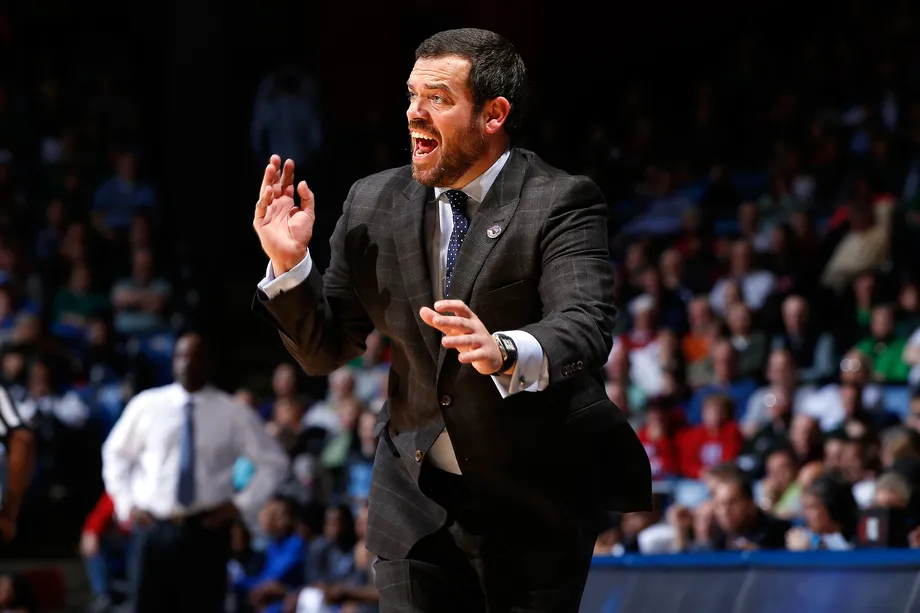 Manhattan Jaspers fire Steve Masiello two weeks before season starts, and the whole team might quit