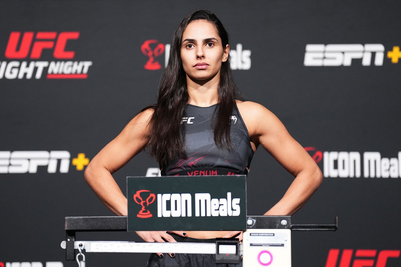 UFC Vegas 59 weigh-in results: Ariane Lipski misses weight by 2.5 pounds