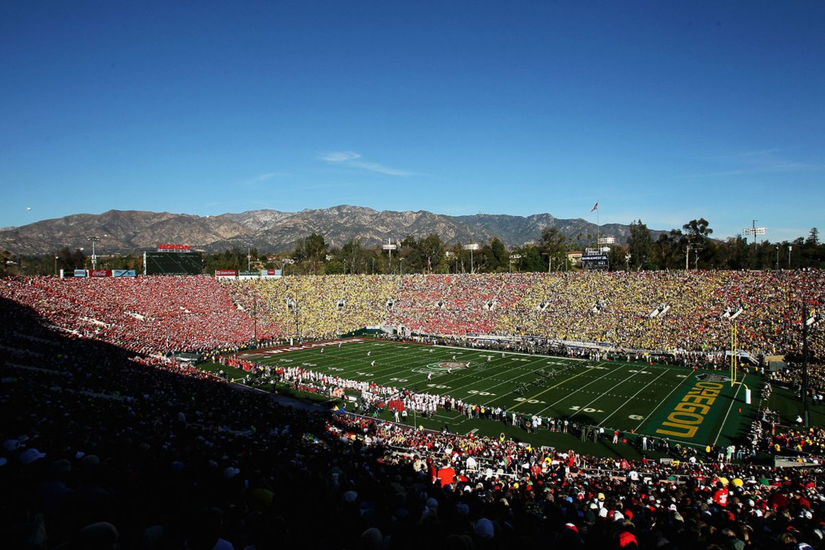 PASADENA, CA - JANUARY 02:  A general view as the Wisconsin Badgers take on the Oregon Ducks at the 98th Rose Bowl Game on January 2, 2012 in Pasadena, California.  (Photo by Jeff Gross/Getty Images)