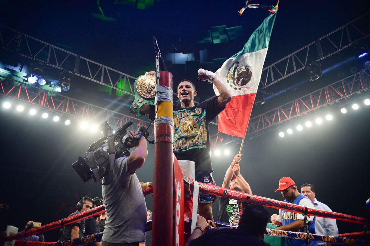 BOXING-MEXICO-FEATHERWEIGHT