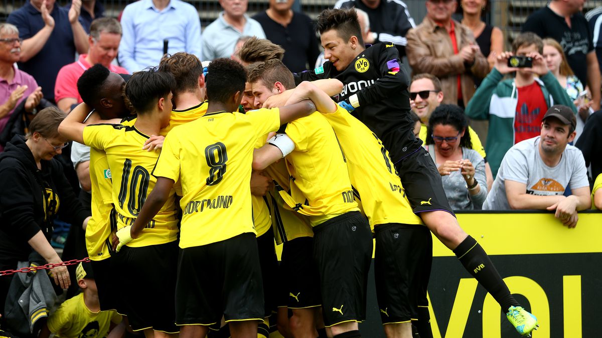 Borussia Dortmund U17 v VfB Stuttgart U17  - U17 German Championship Semi Final Second Leg