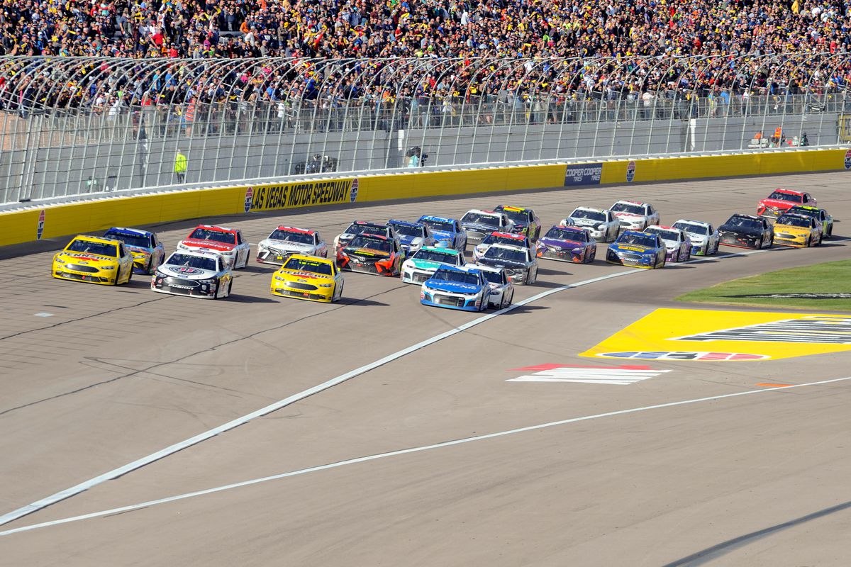 A general view of a restart of the field of cars during Monster Energy NASCAR Cup Series- Pennzoil race on March 4, 2018 at Las Vegas Motor Speedway in Las Vegas, NV.