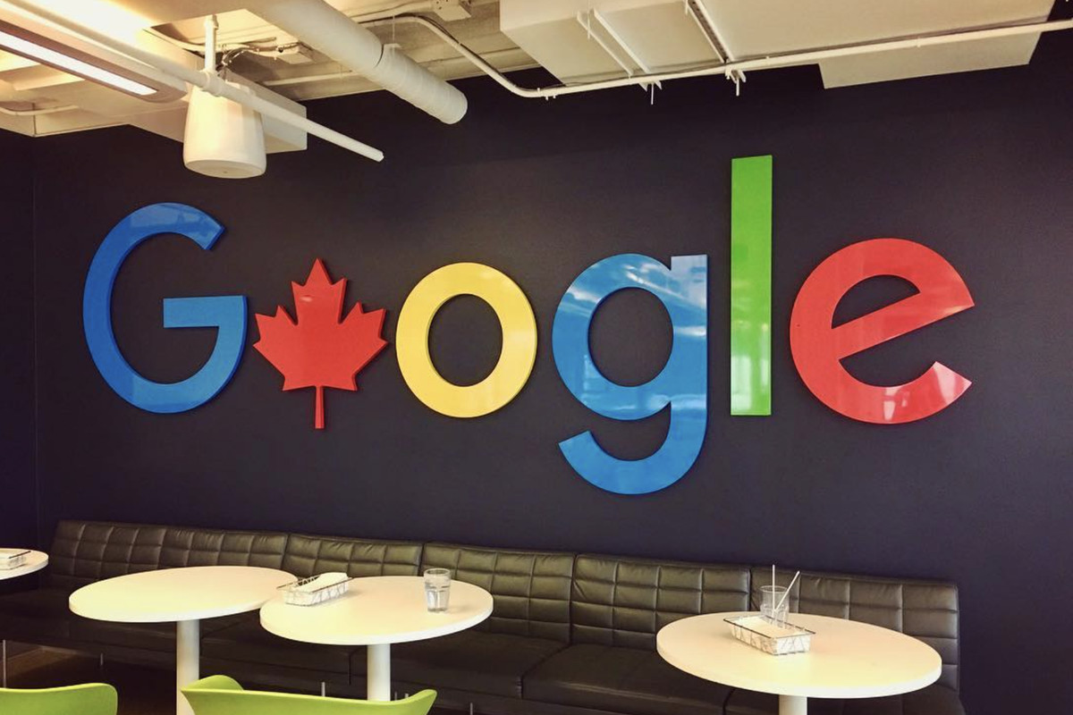 The word “Google” with the first “o” replaced by a Canada maple leaf.
