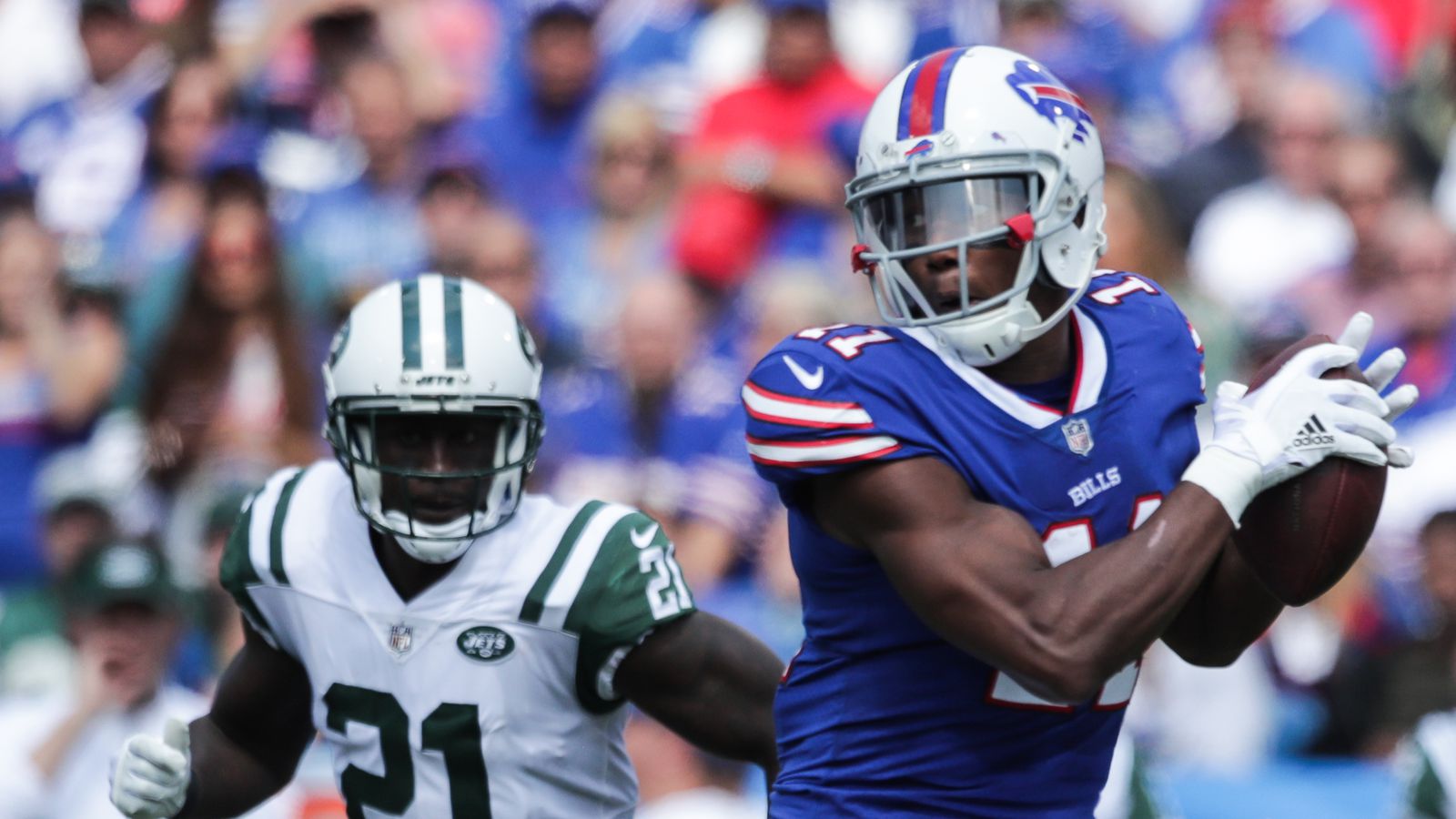 Watch: Zay Jones with his first career NFL TD ties it up.