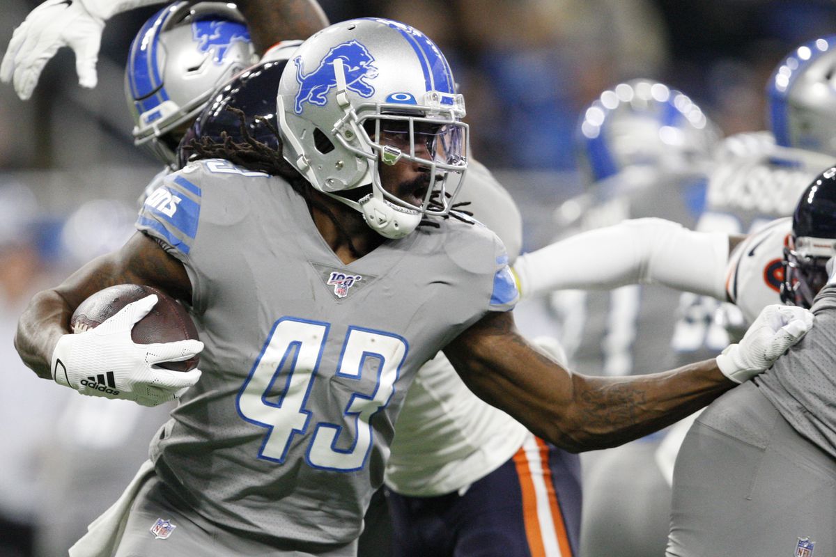Detroit Lions running back Bo Scarbrough runs the ball against the Chicago Bears during the first quarter at Ford Field.