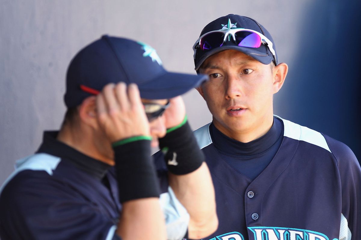 Munenori asks Ichiro about what it was like to raise the 12th man flag and then follows him home in the dark of night.