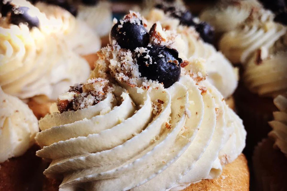 Blueberry almond cupcake from Zucchini Kill