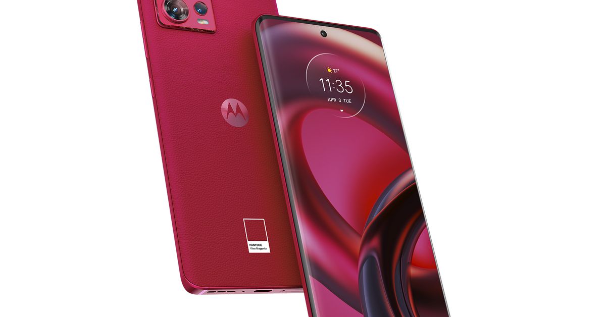 Motorola’s Edge 30 Fusion is coming to the US in Pantone’s Viva Magenta
