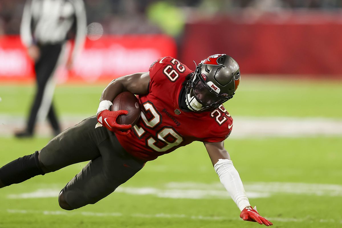 Rachaad White of Tampa Bay Buccaneers controls the ball during the NFL match between Seattle Seahawks&nbsp;and Tampa Bay Buccaneers at Allianz Arena on November 13, 2022 in Munich, Germany.