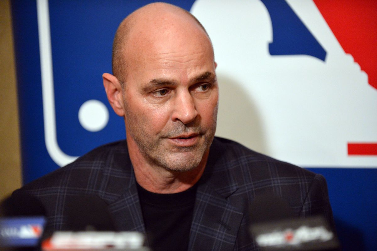 A clean-shaven Kirk Gibson speaks to the media today in Nashiville.
